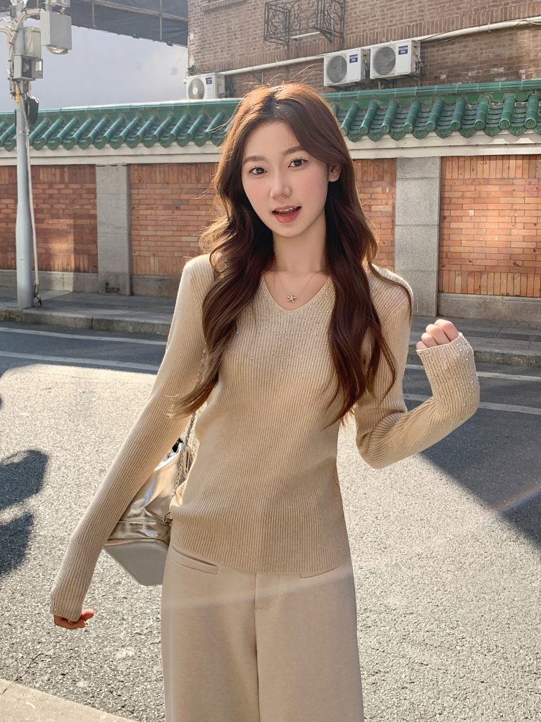 Women's French Style Rhinestone Knit Sweater 2026 Slim Fit Pullover Top